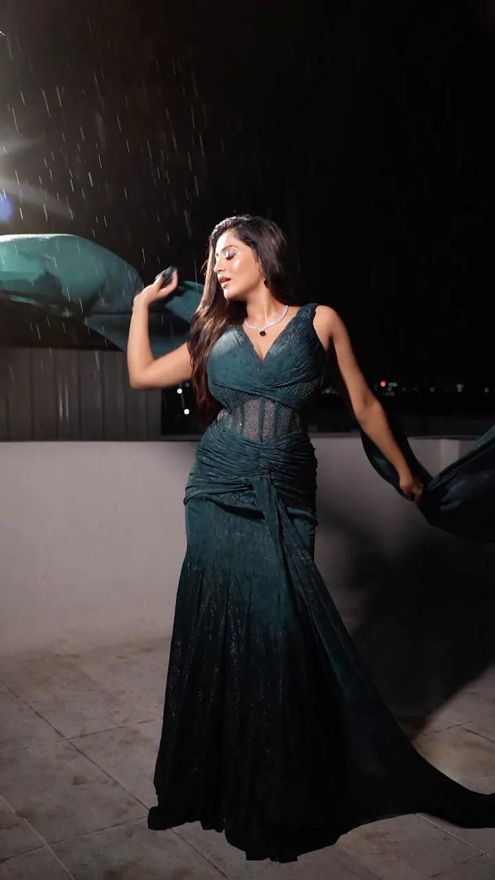 Rashi Singh - rashi-singh-sexy-3.webp